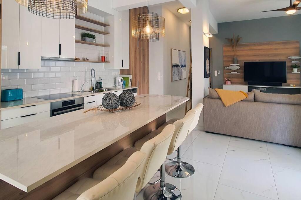 Hidden Gem On The Piraeus Coast Apartment Екстериор снимка