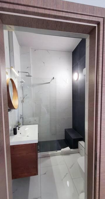 Hidden Gem On The Piraeus Coast Apartment Екстериор снимка