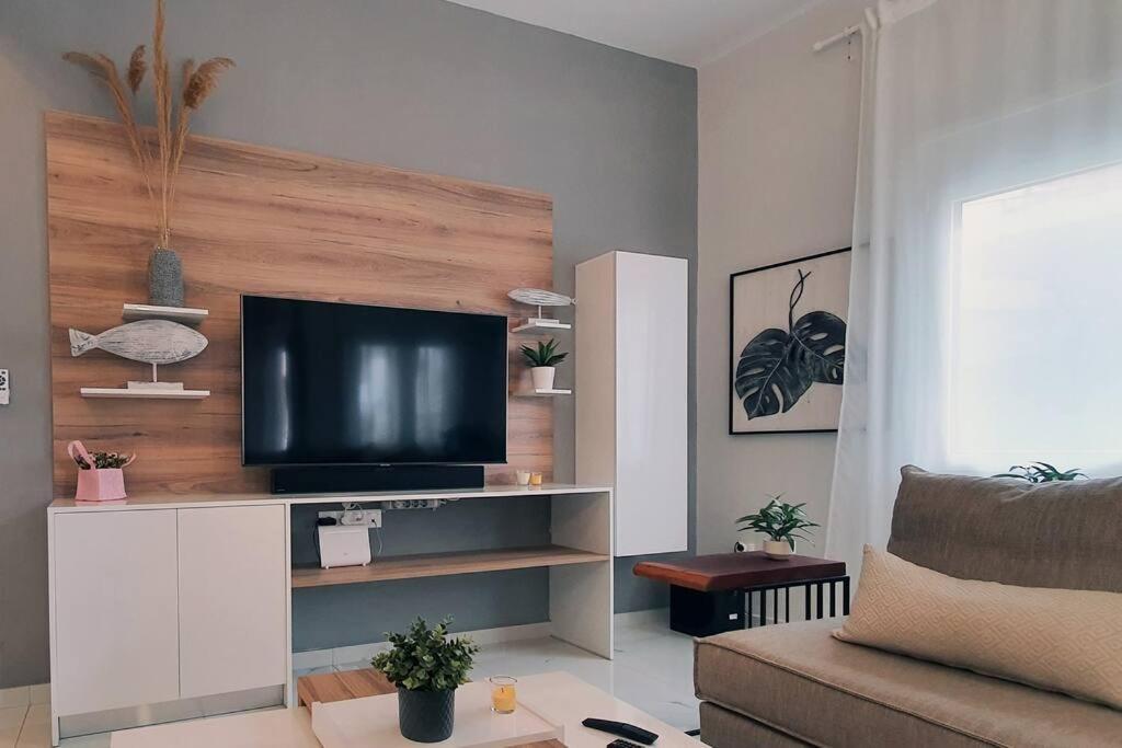 Hidden Gem On The Piraeus Coast Apartment Екстериор снимка